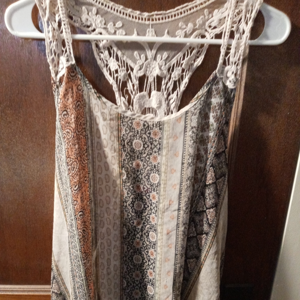 NO BOUNDARIES Woman's tank size XXL